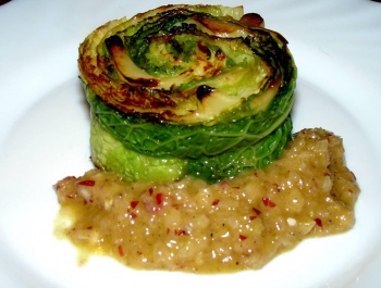 Káposzta steak cukormentes hagymalekvárral