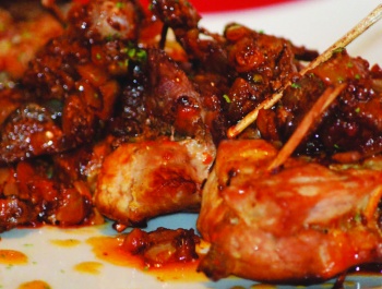 Csirkemájjal töltött sült hús