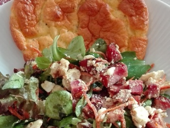 Füstölt sonkás - fetás saláta